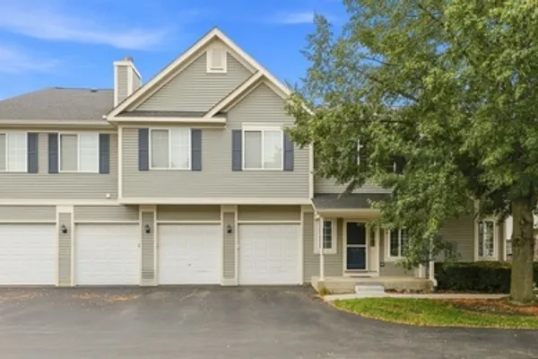 3 WINDSOR CIR A