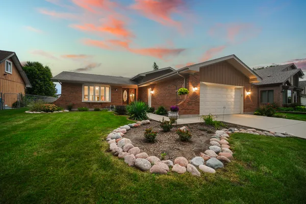 1105 N ITASCA RD