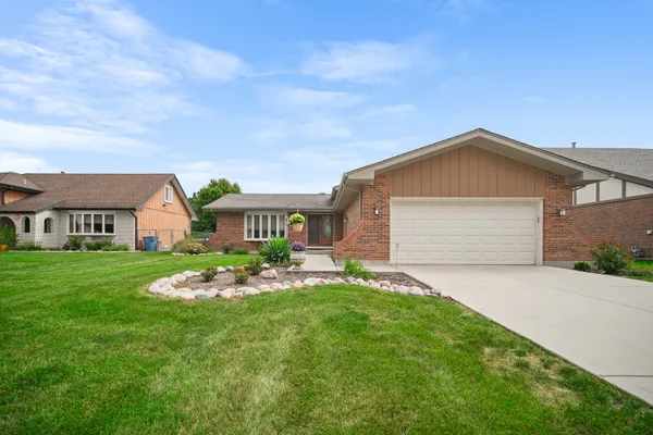 1105 N ITASCA RD