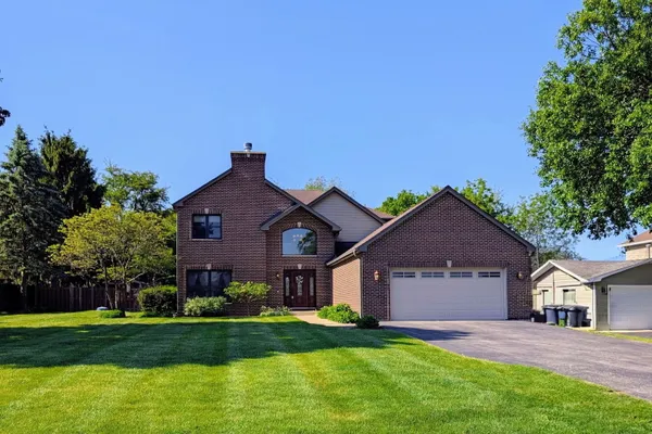 23W531 WALNUT ST