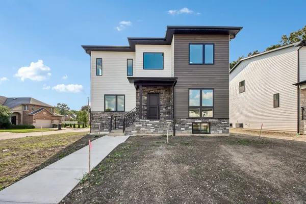 128 PINE LN