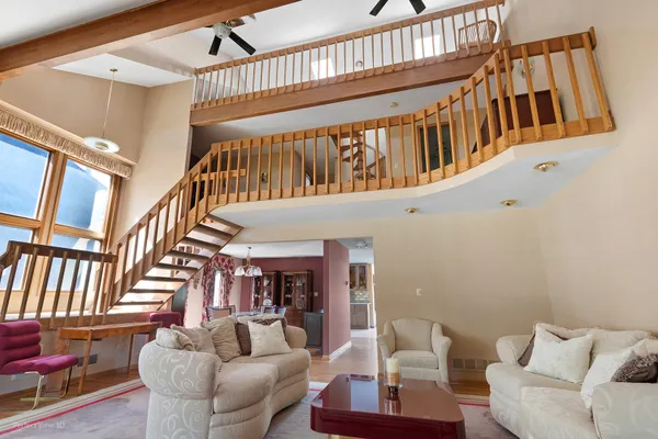 31 LUCAS DR