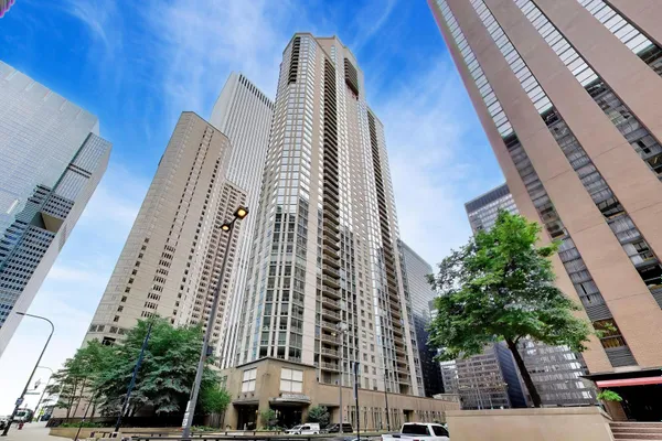 222 N COLUMBUS DR 412
