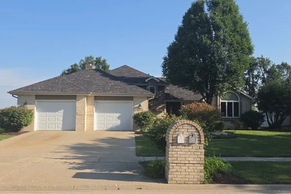1223 WALES CT