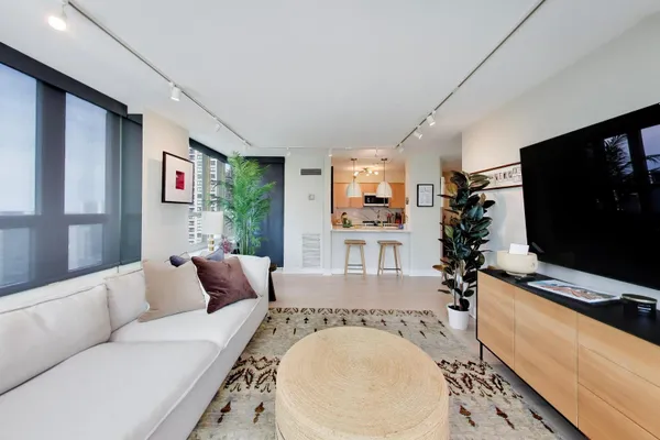 345 N LA SALLE DR 3306