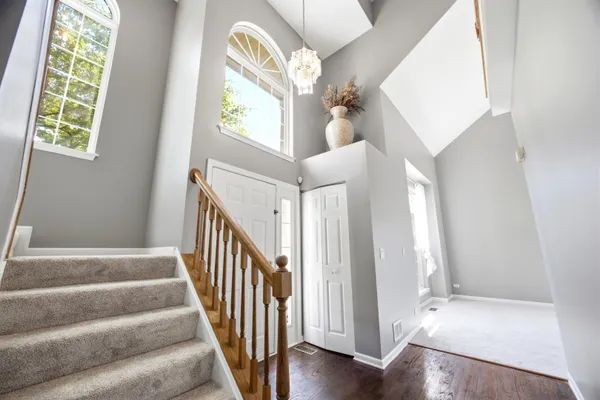 228 NORWICH DR