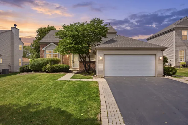 228 NORWICH DR