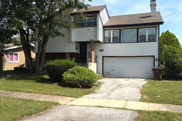 17909 CHARTRES CT