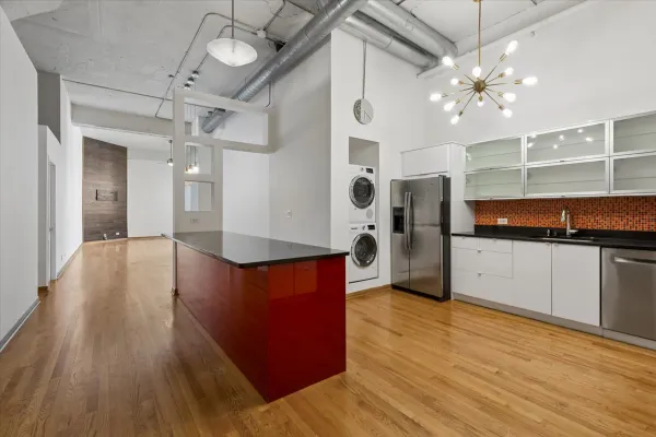 1800 W ROSCOE ST 521
