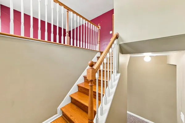 16 JOYCE LN