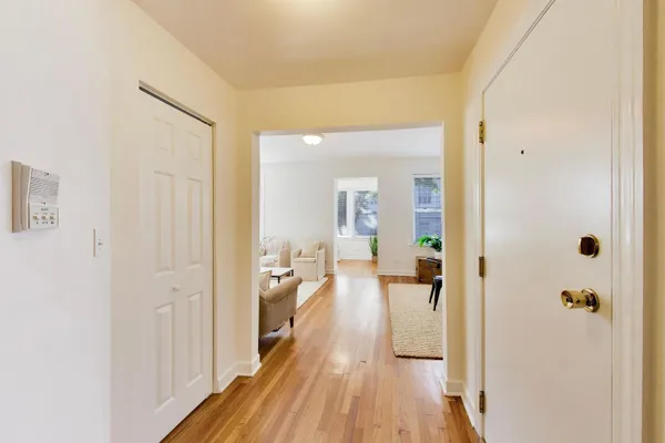 1507 MAPLE AVE 1