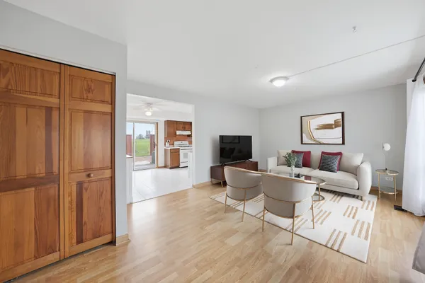 130 LASALLE RD