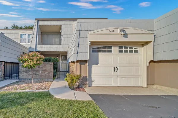 640 BURGUNDY CT D