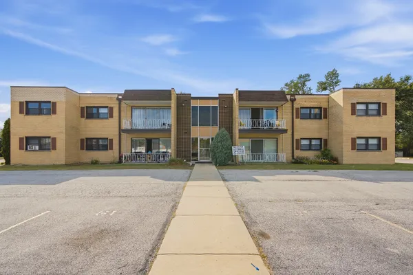 18320 CHERRY CREEK DR 8