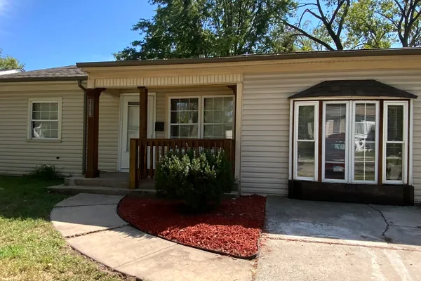 1429 AMBASSADOR LN