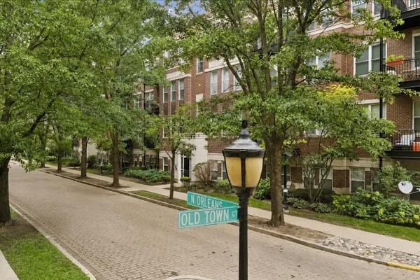 1225 N ORLEANS ST 602