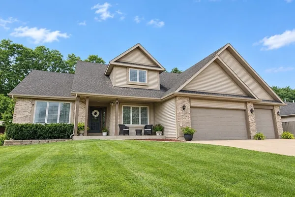 230 ENGLISH LN