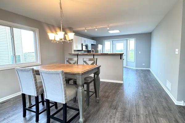 70 E MEADOW DR