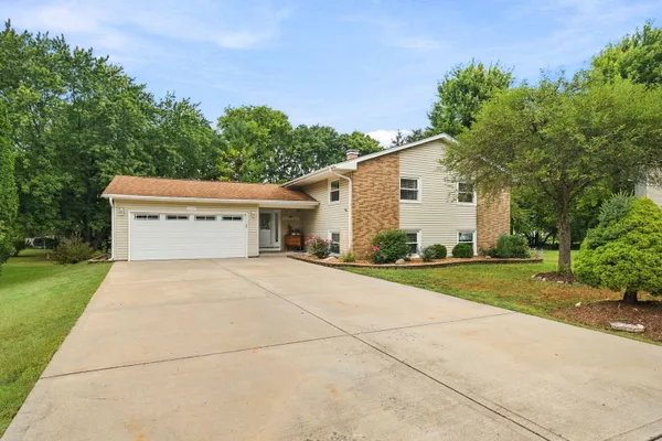 25240 W MARBLE CT