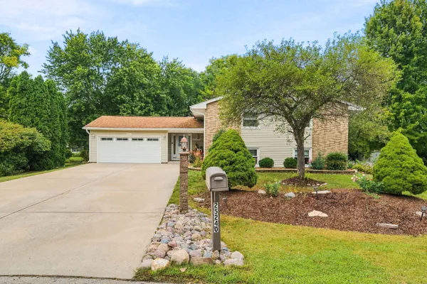 25240 W MARBLE CT