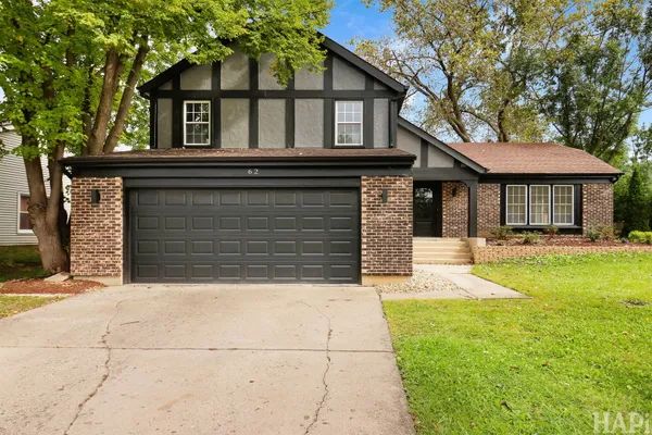 62 E FOX HILL DR