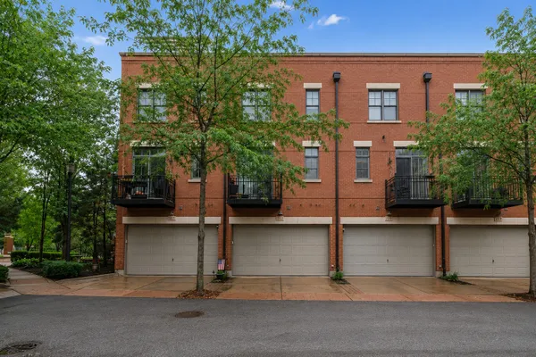 161 S GROVE AVE