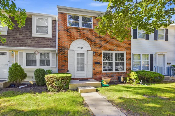 2038 FARNHAM CT