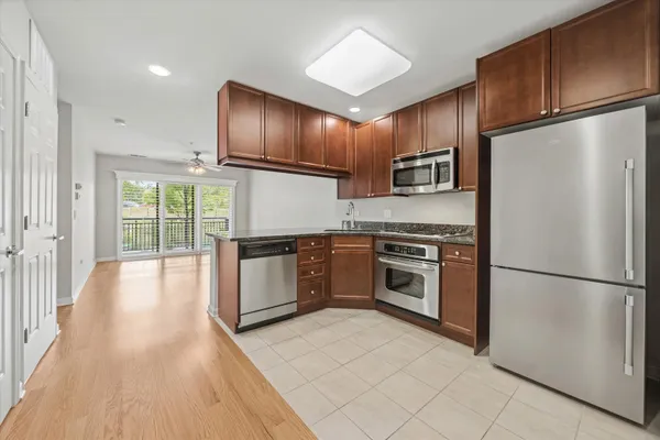 255 E LIBERTY DR 203