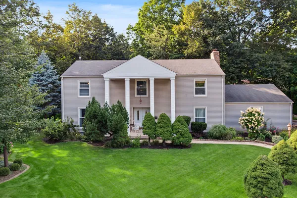 6 DOGWOOD RD
