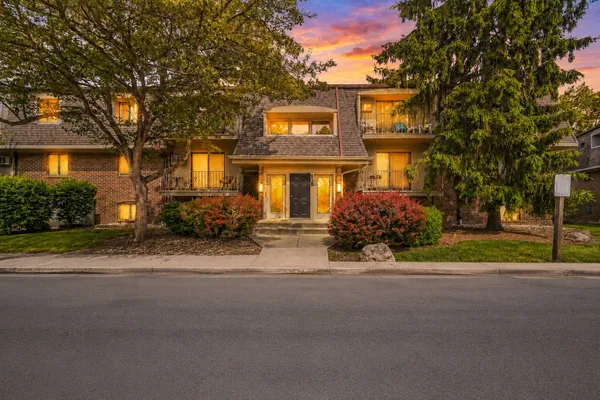 138 E BAILEY RD M