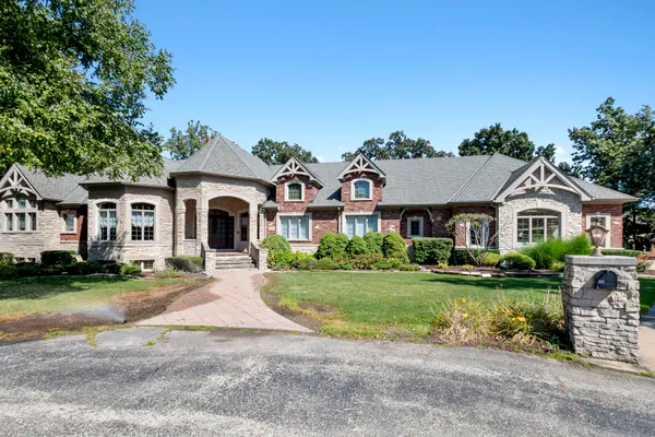 50 ELIZABETH LN