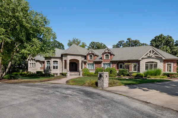 50 ELIZABETH LN