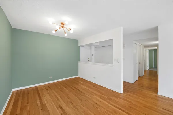 1738 CHICAGO AVE 302