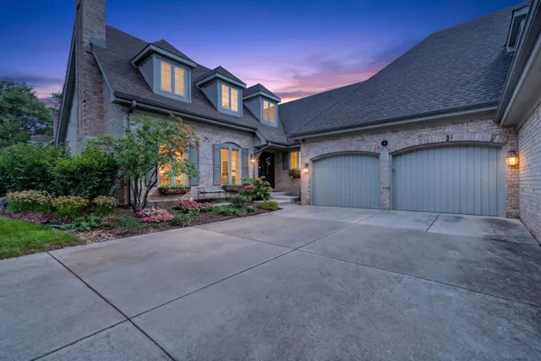 10 TARTAN RIDGE RD