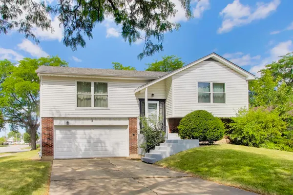 2 OAKMONT CT