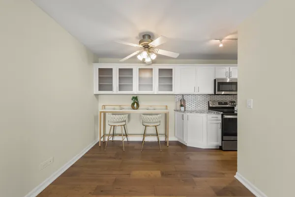 1043 S YORK RD 606