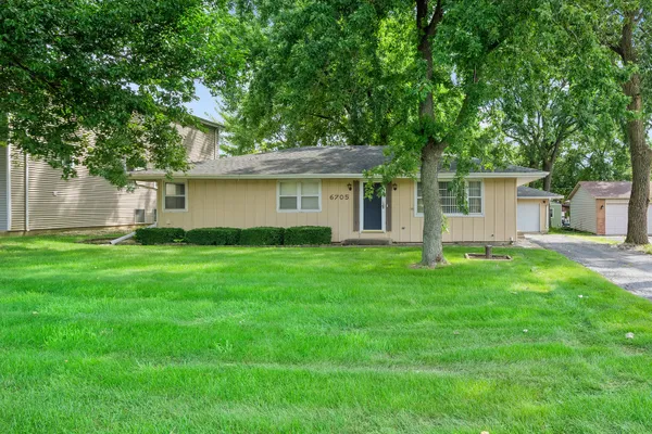 6705 CLARENDON HILLS RD
