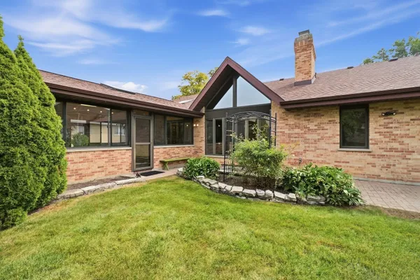 254 WOOD GLEN LN
