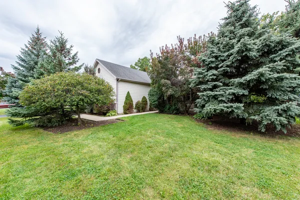 3748 CREEKSIDE CT