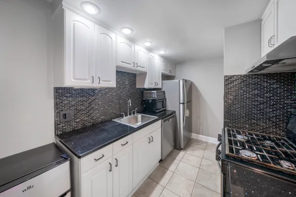 1460 FAIRLANE DR 312