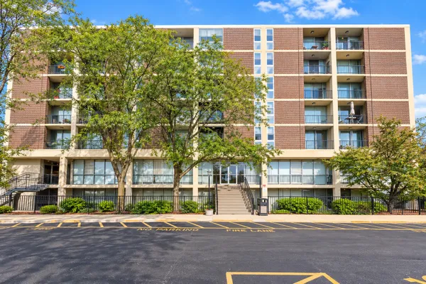 1043 S YORK RD 409