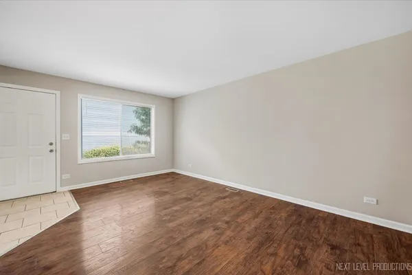 2S759 WINCHESTER CIR 2