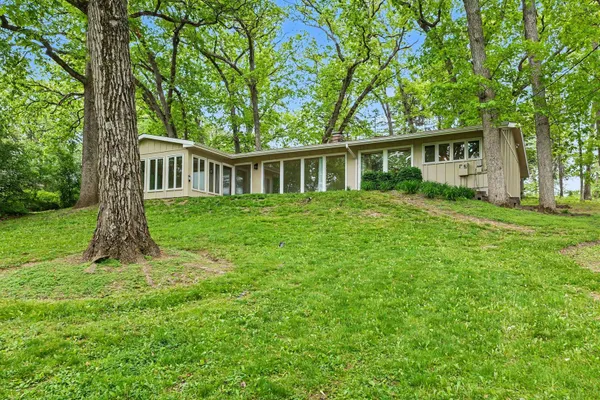 61 TIMBERLAKE RD