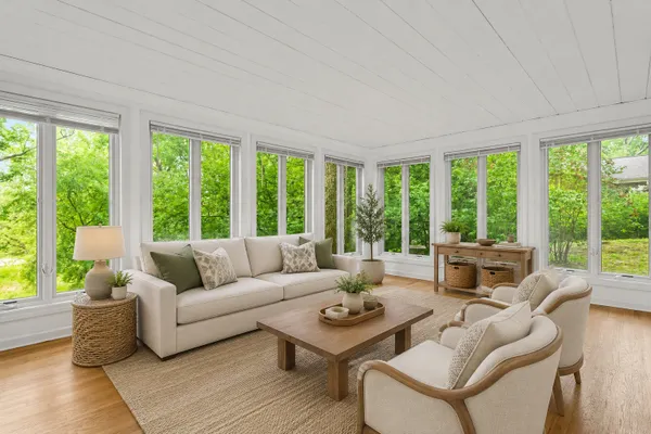 61 TIMBERLAKE RD