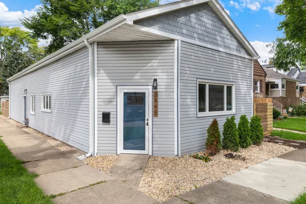 3848 HARRISON AVE