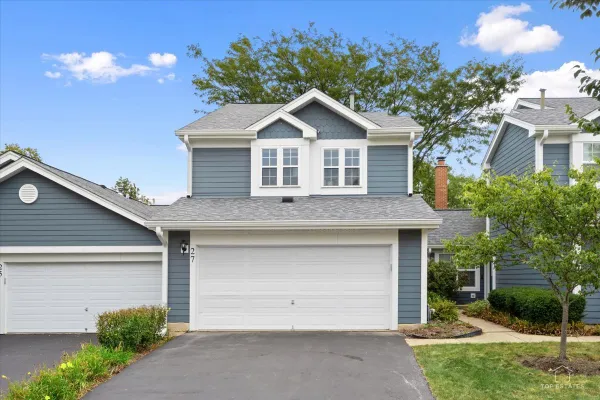27 SARAHS GROVE LN