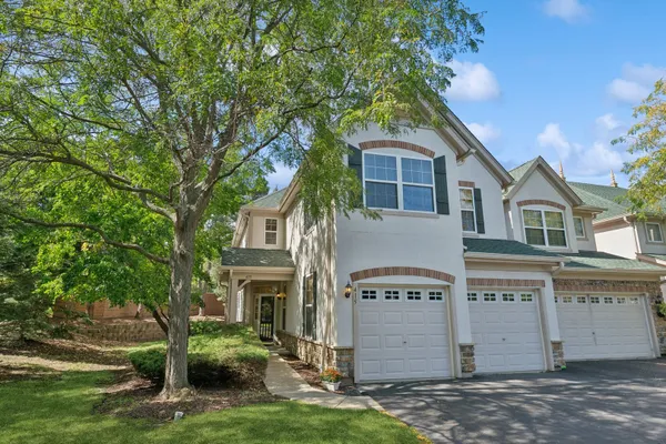 415 SHADOW CREEK DR