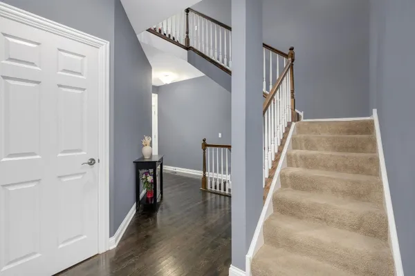 1039 HICKORY DR