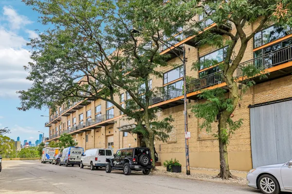 2545 S DEARBORN ST 533