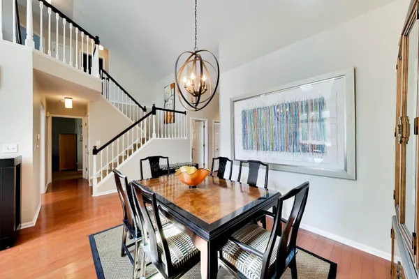 825 FOUNTAIN VIEW DR